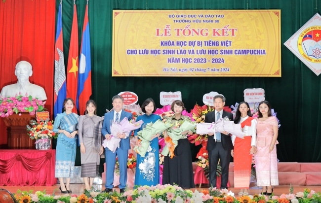 Lễ tổng kết khóa học dự bị Tiếng Việt cho lưu học sinh Lào và Campuchia năm học 2023-2024